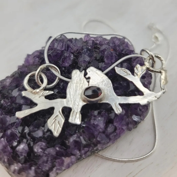 GARNET LOVEBIRDS PENDANT HANDMADE IN STERLING SILVER METAL - Picture 2 of 5